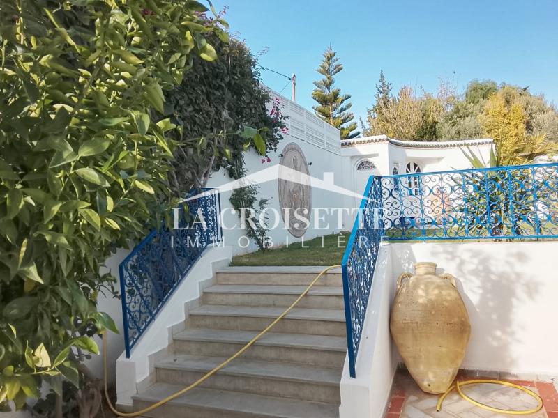 Villa S+5 avec piscine à Sidi Bou Saïd